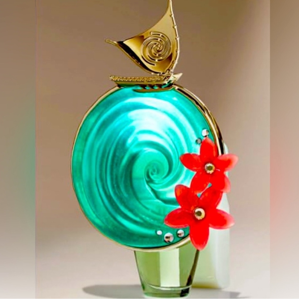 Moana Adjustable Wallflowers Scent Control Nightlight